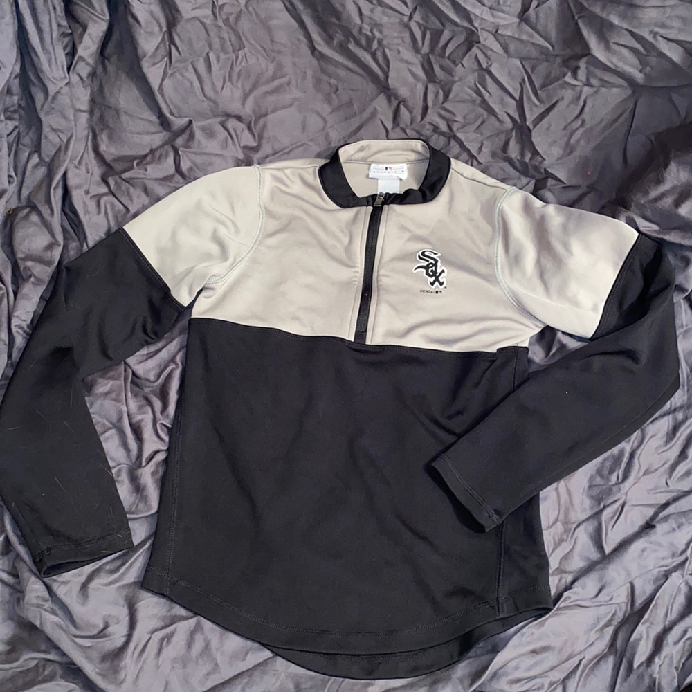 Girls medium Chicago white sox half zip jacket sweater two tone grey black gray